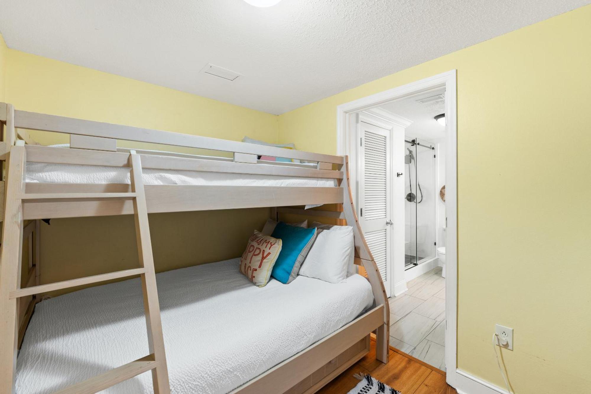 Majestic Beach Towers Resort by Panhandle Getaways Panama City Beach Pokój zdjęcie